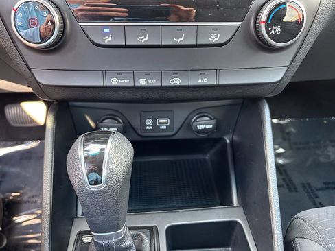 Used 2021 Hyundai Tucson SE FWD image 23