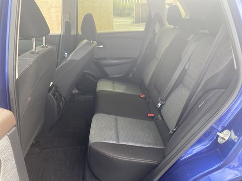 Used 2023 Nissan Rogue SV image 18