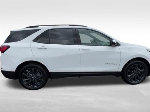 Certified 2024 Chevrolet Equinox RS w/ LPO, Floor Liner Package FWD image 17