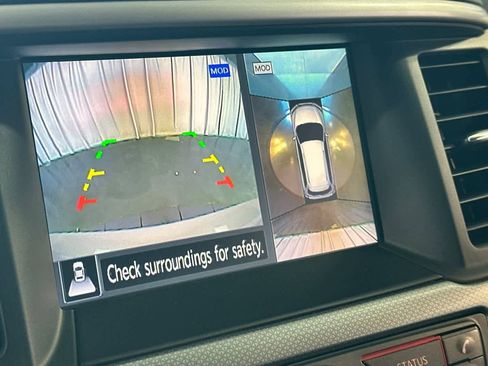 Used 2019 Nissan Pathfinder SL image 22