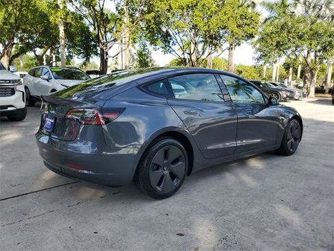 Used 2023 Tesla Model 3 Standard Range image 4