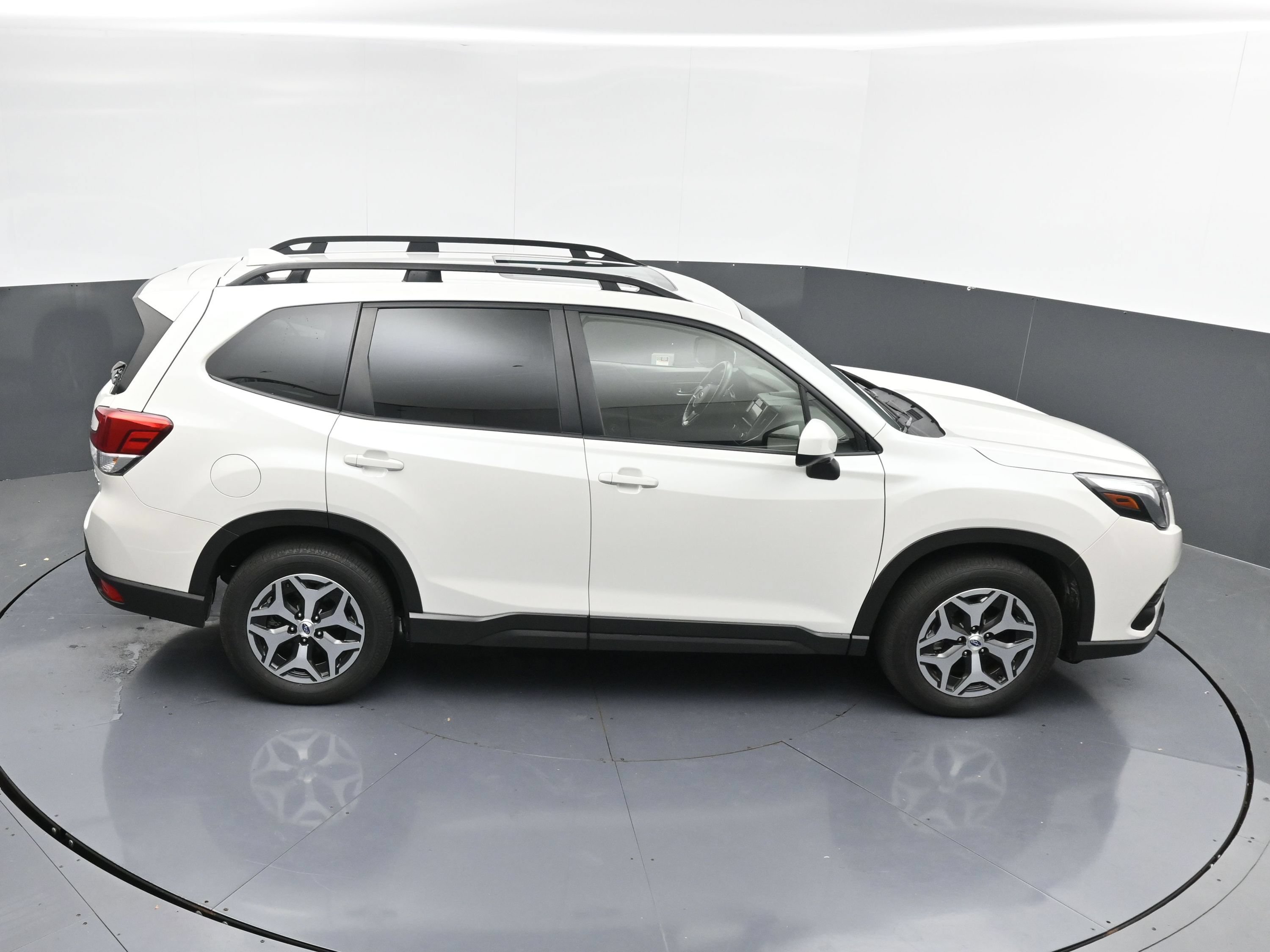 Used 2023 Subaru Forester Premium AWD/4WD image 40