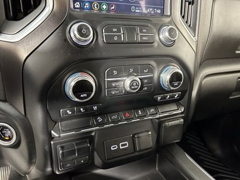 Used 2022 GMC Sierra 3500 AT4 image 27