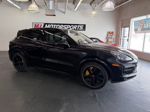 Used 2019 Porsche Cayenne Turbo image 13