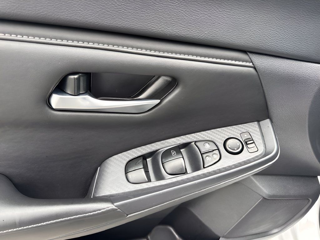 Used 2025 Nissan Sentra SV FWD image 23
