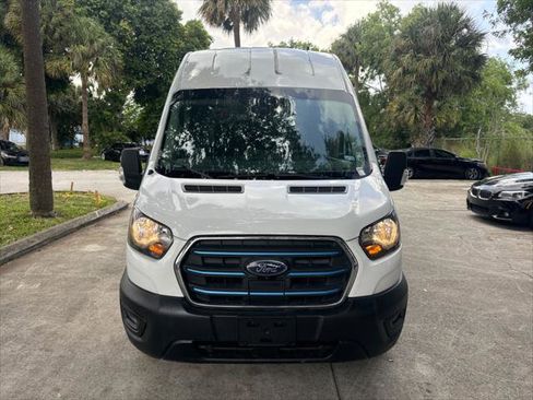 Used 2022 Ford E-Transit 148 High Roof Extended RWD image 3