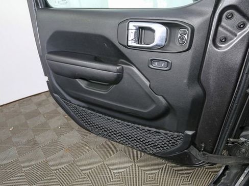 Used 2023 Jeep Wrangler Unlimited w/ Cold Weather Group AWD/4WD image 36
