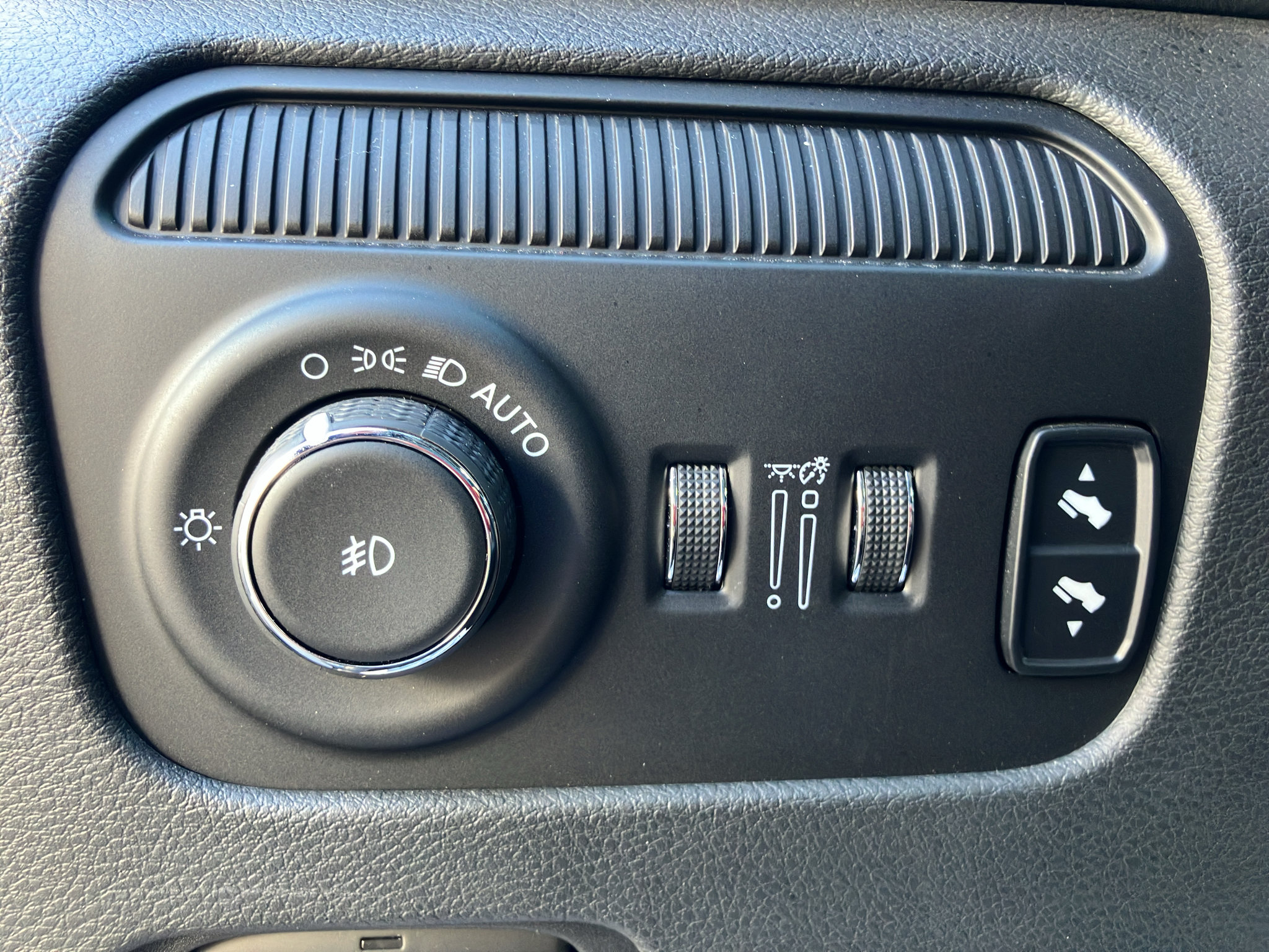 Used 2023 Jeep Wagoneer Series II AWD/4WD image 14