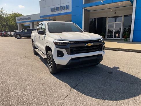 Used 2023 Chevrolet Colorado LT w/ LT Convenience Package III RWD image 2