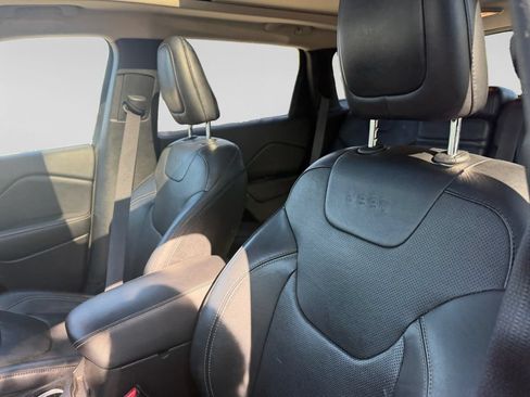 Used 2014 Jeep Cherokee Limited w/ Technology Group AWD/4WD image 23