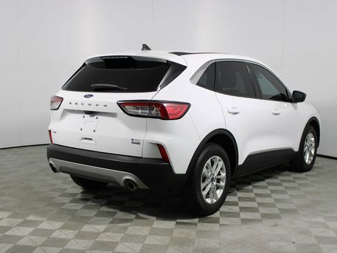 Used 2022 Ford Escape SE image 31