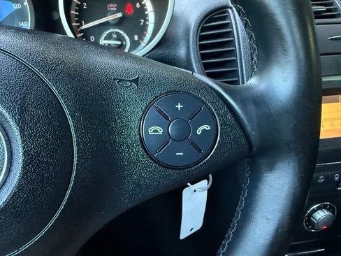 Used 2010 Mercedes-Benz SLK 350 image 23