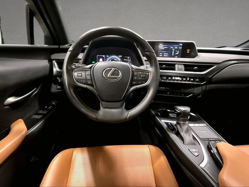 Used 2022 Lexus UX 250h w/ Premium Package AWD/4WD image 8