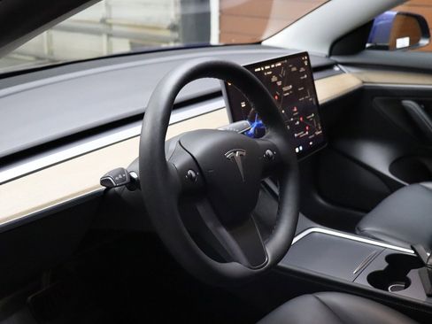 Used 2023 Tesla Model 3 Standard Range image 28