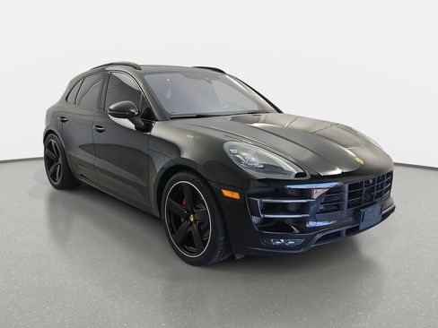 Used 2017 Porsche Macan Turbo image 3