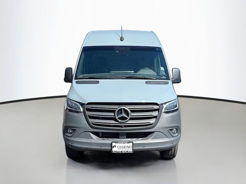 Used 2024 Mercedes-Benz Sprinter 2500 image 2