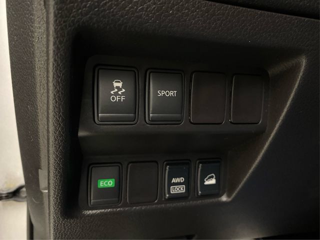 Used 2015 Nissan Rogue SV w/ SV Moonroof Package AWD/4WD image 24