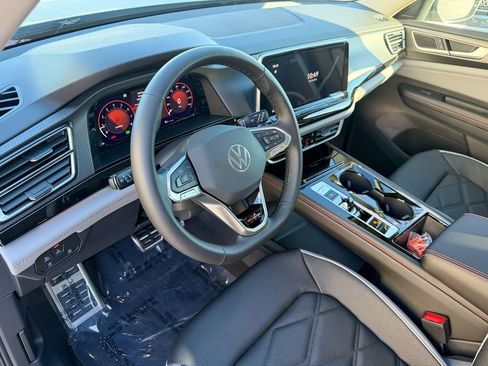 New 2026 Volkswagen Atlas Peak Edition AWD/4WD image 13