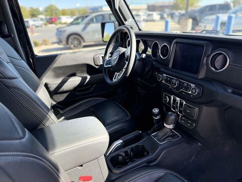 Used 2022 Jeep Wrangler Unlimited Sahara w/ Cold Weather Group image 30