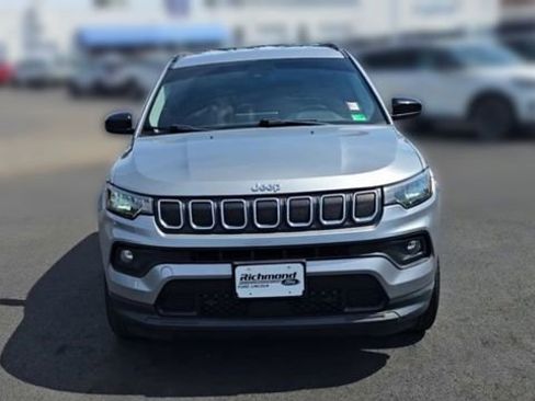 Used 2022 Jeep Compass Latitude AWD/4WD image 4