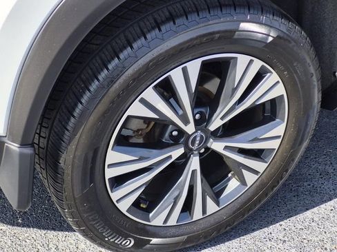 Used 2023 Nissan Rogue SV image 7