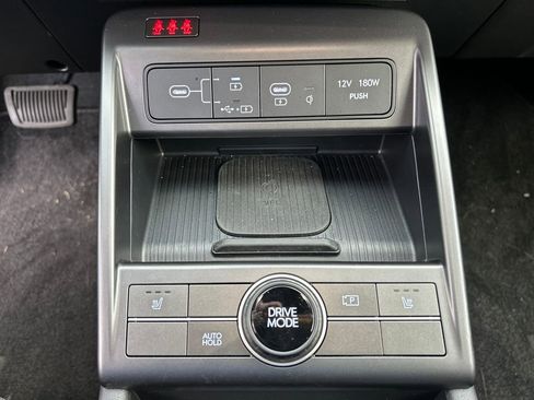 Used 2025 Hyundai Kona SEL image 18