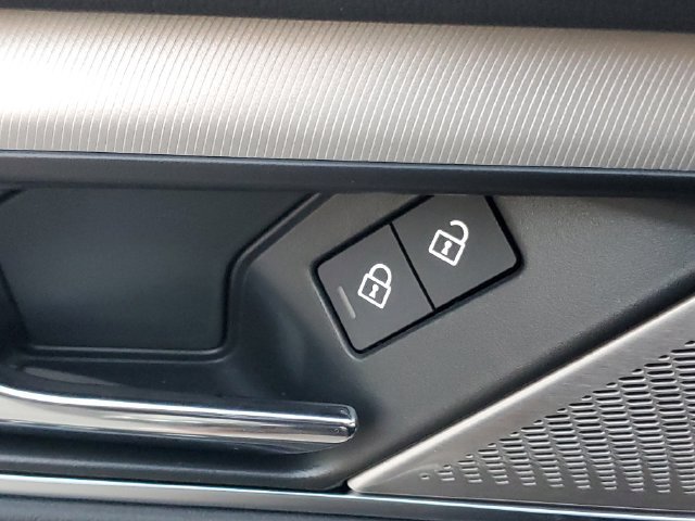 New 2026 Jaguar F-PACE R-Dynamic S AWD/4WD image 25