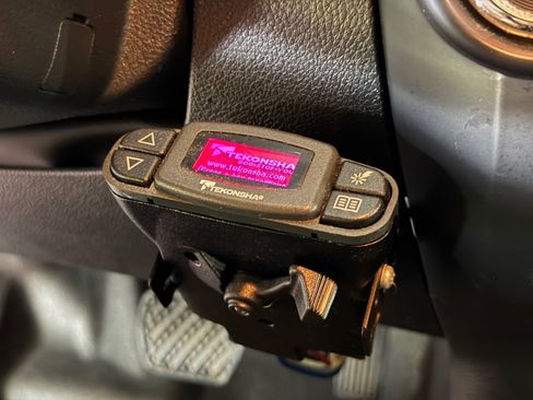 Used 2018 Nissan Titan S RWD image 32