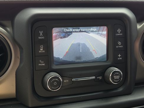 Used 2018 Jeep Wrangler Sport AWD/4WD image 20