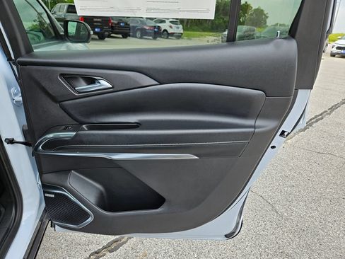 Used 2026 Chevrolet Traverse High Country w/ LPO, Floor Liner Package AWD/4WD image 32
