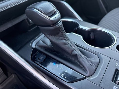 Used 2020 Toyota Highlander LE image 31