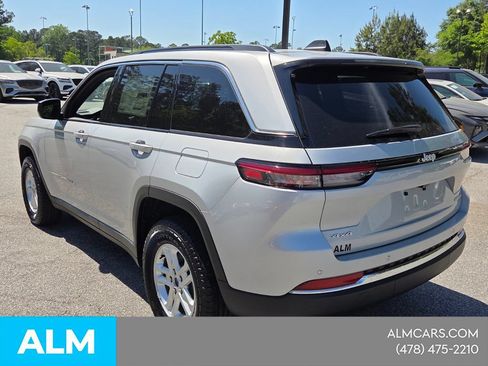 Used 2025 Jeep Grand Cherokee Laredo w/ Luxury Tech Group I AWD/4WD image 12