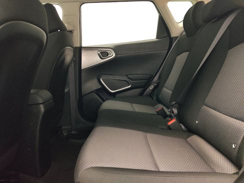 Used 2025 Kia Soul S image 18