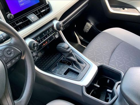 Used 2025 Toyota RAV4 XLE w/ Convenience Package FWD image 16