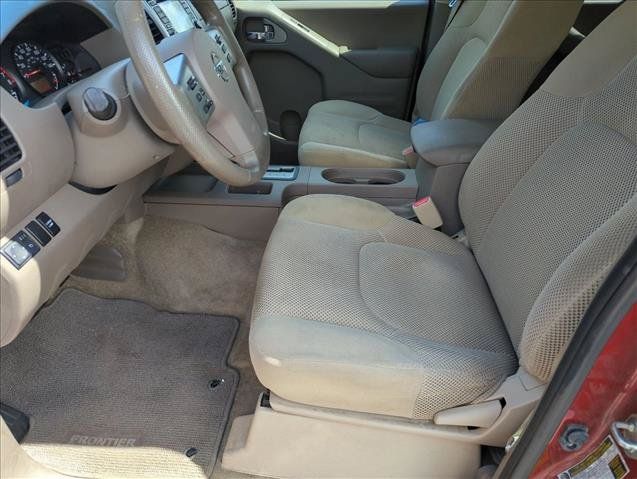 Used 2016 Nissan Frontier SV RWD image 12