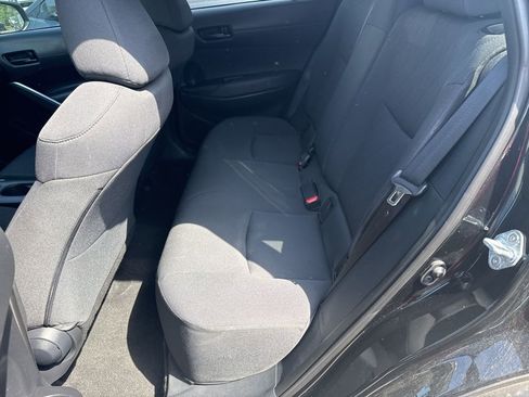 Used 2022 Toyota Corolla Cross LE w/ Moonroof Package FWD image 10