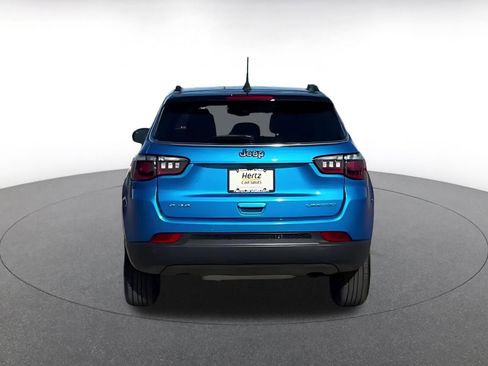 Used 2025 Jeep Compass Limited image 4