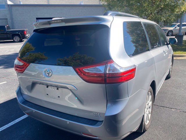 Used 2015 Toyota Sienna XLE Premium AWD/4WD image 4