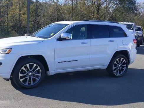Used 2017 Jeep Grand Cherokee Overland AWD/4WD image 4