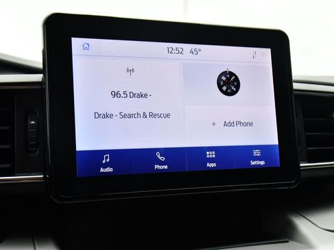 Used 2023 Ford Explorer XLT w/ Equipment Group 202A AWD/4WD image 29