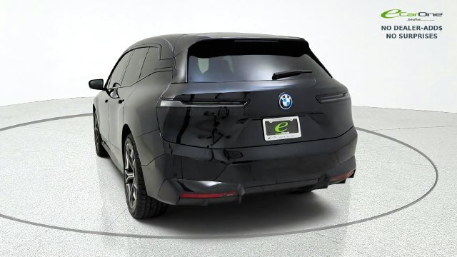 Used 2024 BMW iX xDrive50 w/ Sport Package AWD/4WD image 7