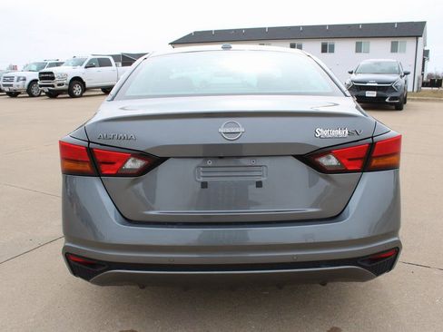 Used 2024 Nissan Altima 2.5 SV image 13
