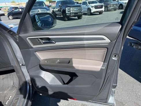 Used 2022 Volkswagen Atlas Cross Sport SEL AWD/4WD image 26