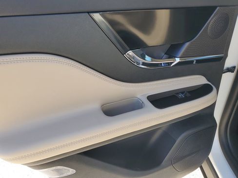 New 2026 Lincoln Corsair Reserve FWD image 9