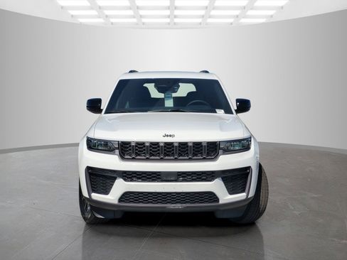 New 2026 Jeep Grand Cherokee Altitude AWD/4WD image 2
