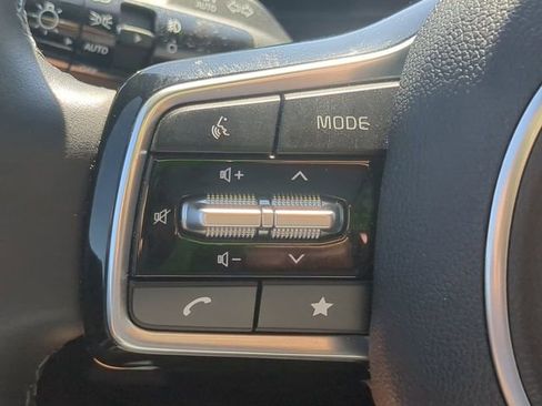Used 2026 Kia Carnival SX w/ SX Dark Edition Package FWD image 25