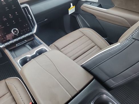 New 2026 GMC Acadia Denali Ultimate w/ LPO, All-Weather Package FWD image 13
