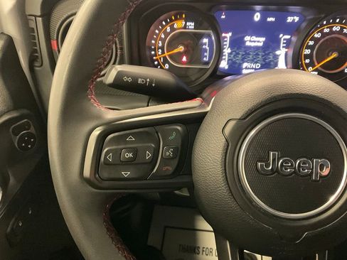 Used 2024 Jeep Wrangler Unlimited Rubicon AWD/4WD image 16