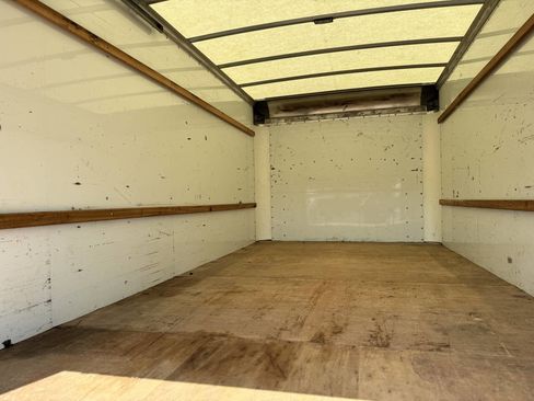 Used 2021 GMC Savana 3500 Extended w/ Power Convenience Package RWD image 22