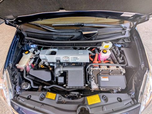 Used 2014 Toyota Prius Four w/ Solar Roof Package FWD image 13